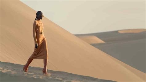 yves saint laurent defile desert|Saint Laurent Held Its Fashion Show in a Mysterious Desert .